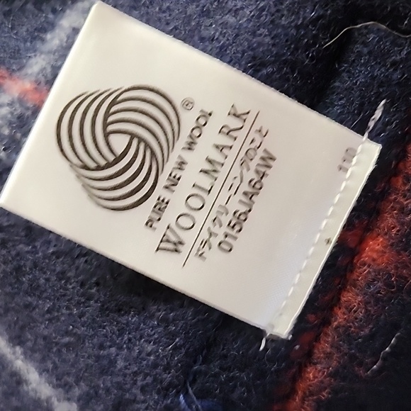 Burberry Scarf Authentic - Picture 5 of 9